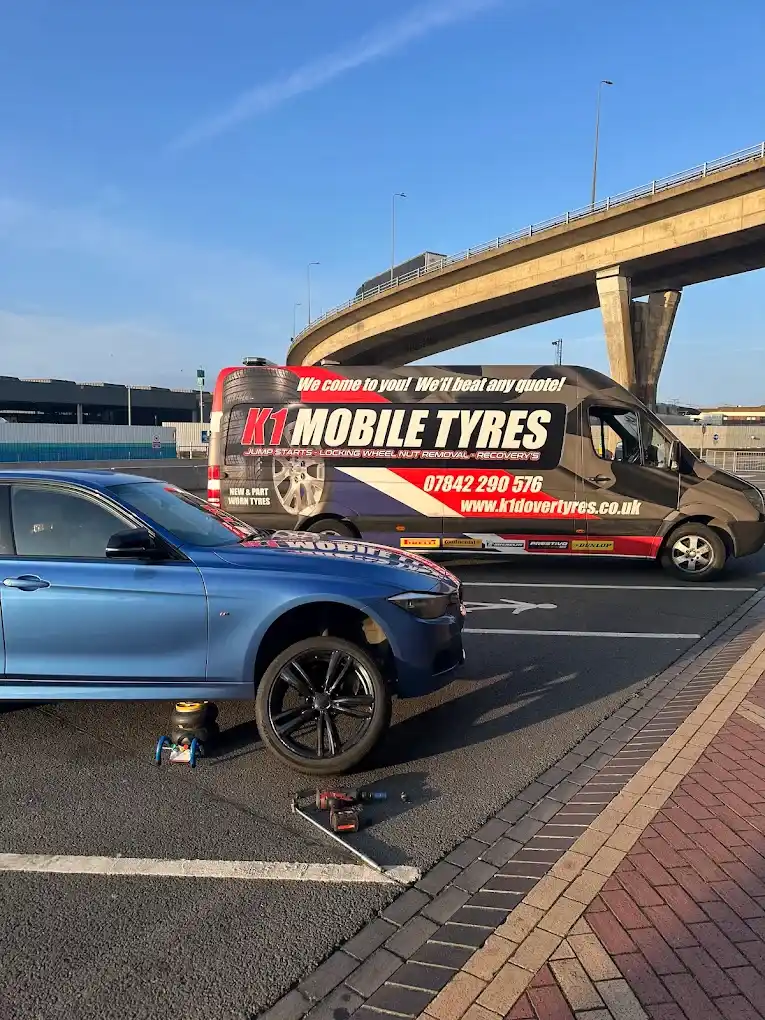 Roadside Mobile Tyre Fitting 18 Mobile Trye Fitting at car park